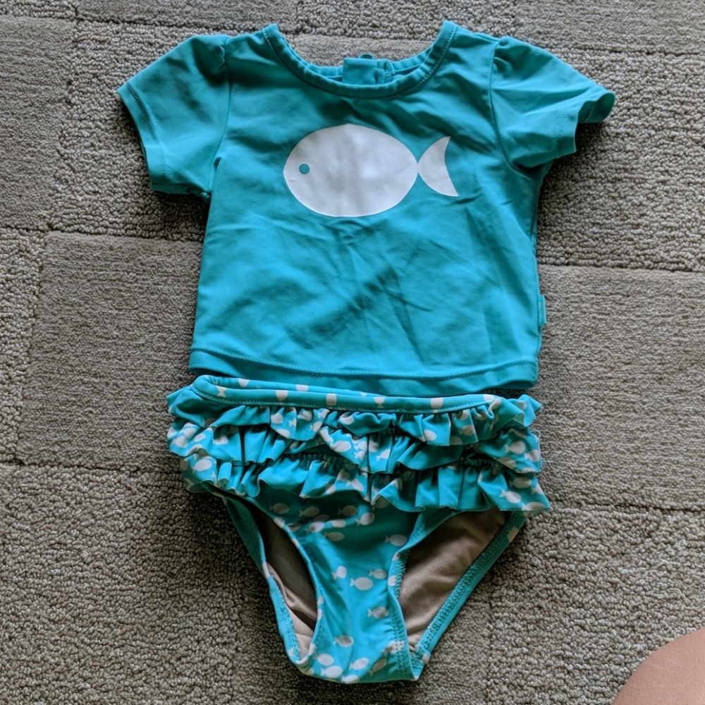 Baby Gap 2 piece swimsuit with rashguard